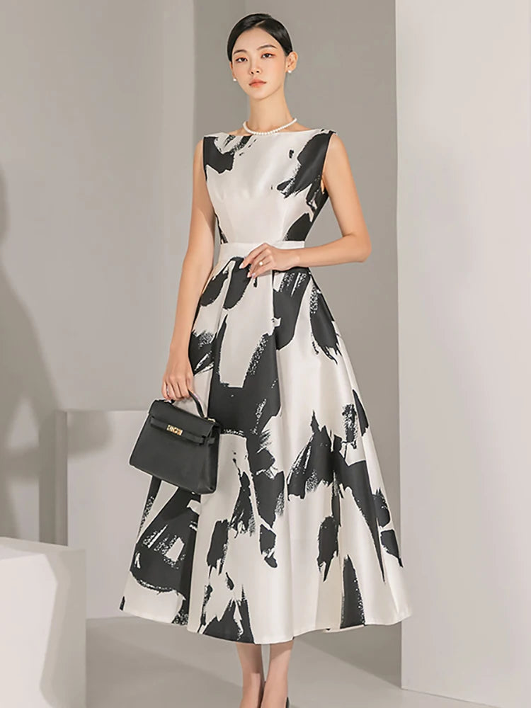 Effortlessly Elegant Dress with a Timeless Design