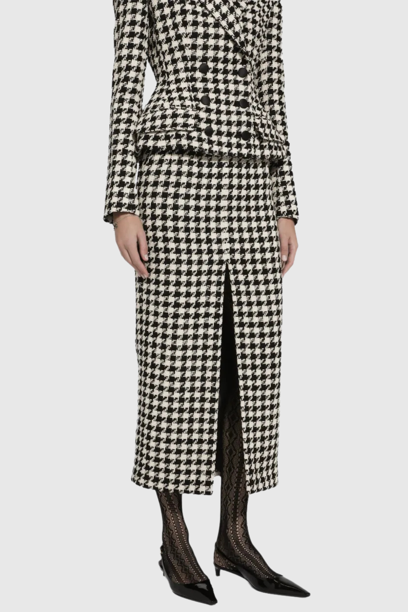 Effortlessly Elegant Jacket with a Timeless Design
