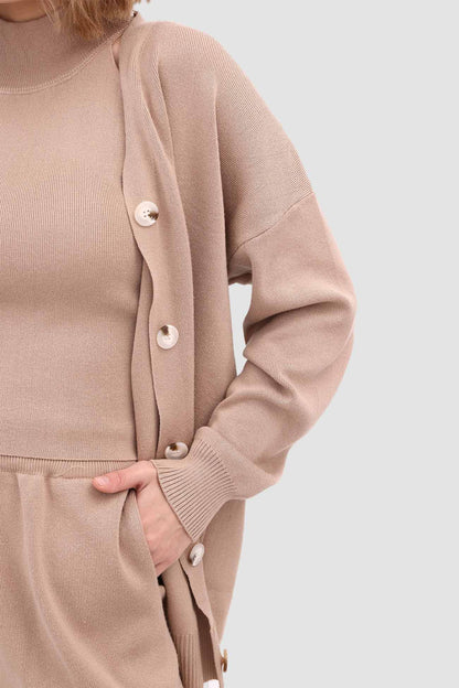 Elegantly Styled Pants for Everyday Wear
