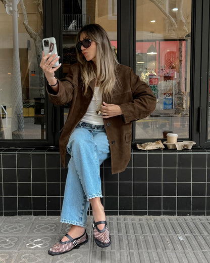 Effortlessly Elegant Jacket with a Timeless Design