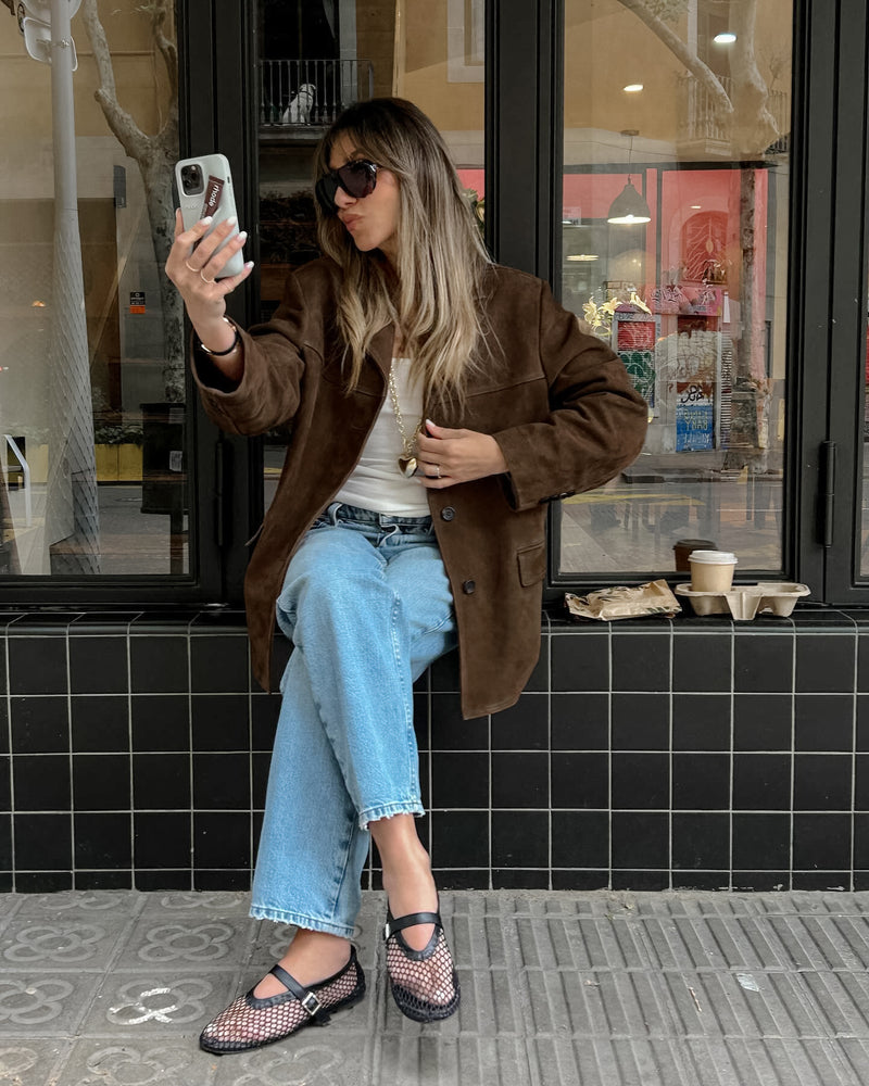 Effortlessly Elegant Jacket with a Timeless Design