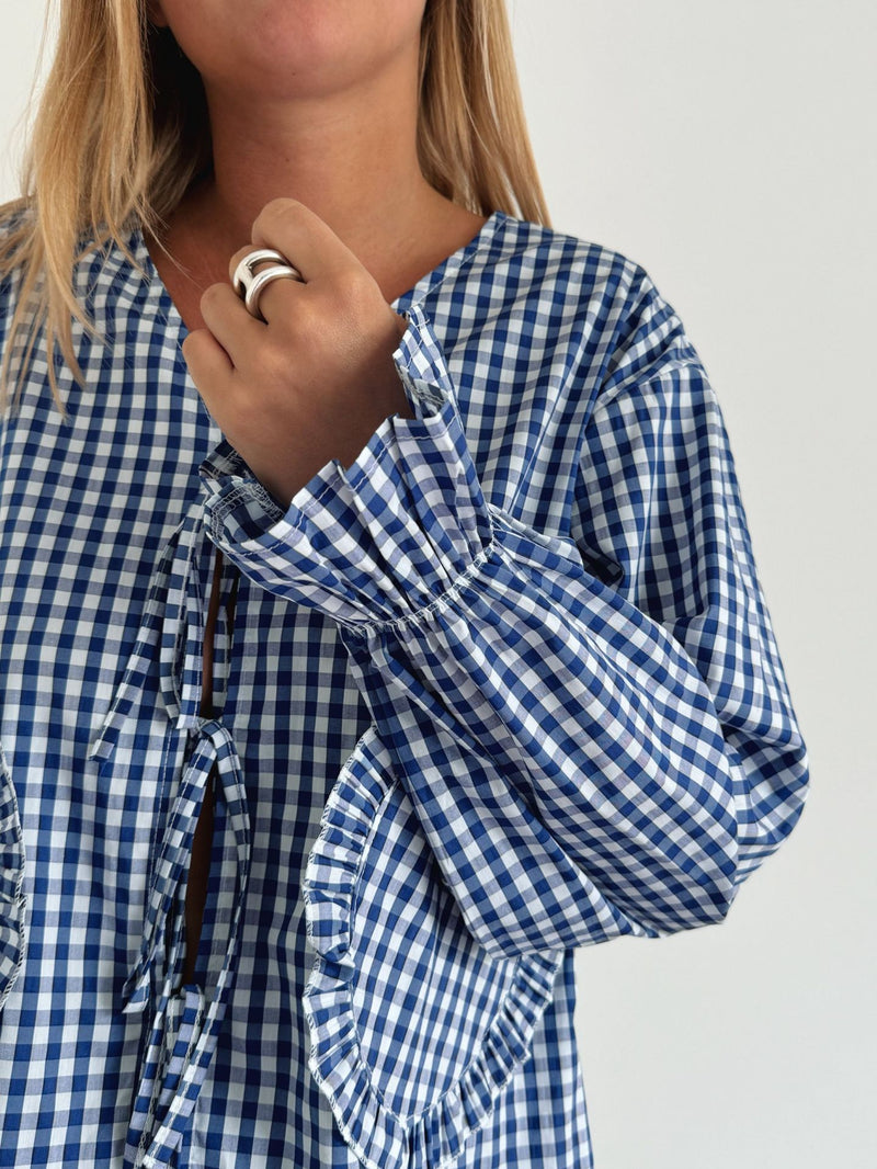 Gracefully Styled Shirt for Any Occasion