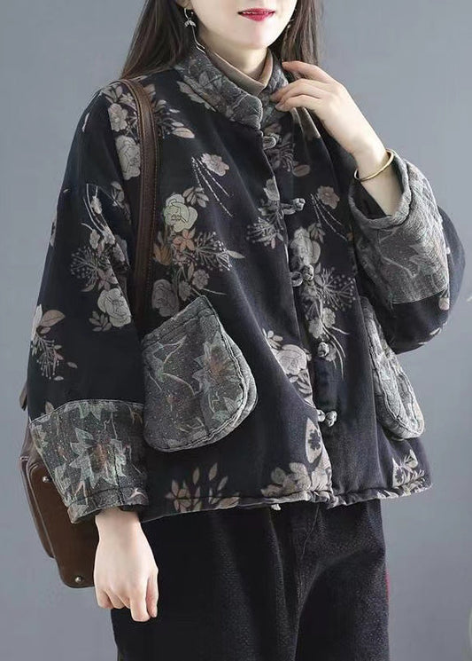 Elegantly Styled Coat for Everyday Wear