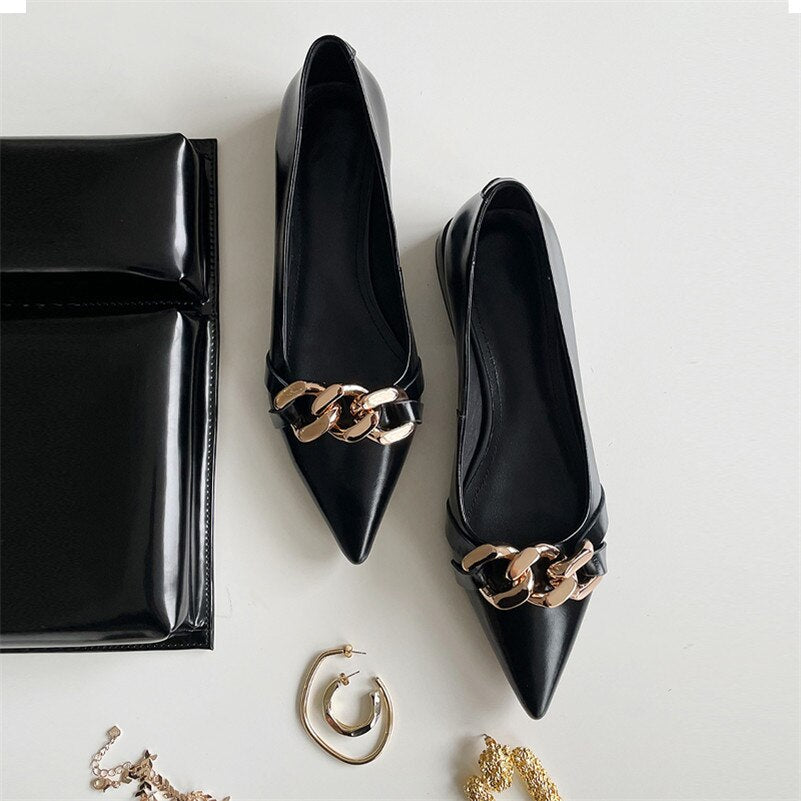 Effortlessly Elegant Garment with a Timeless Design