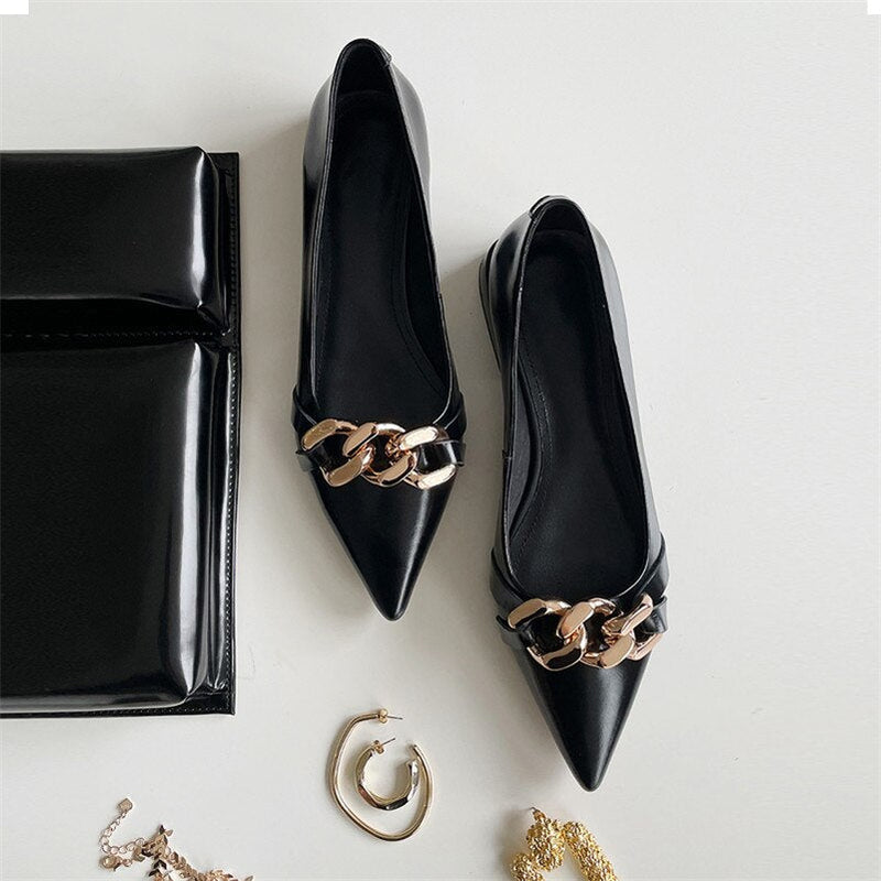 Effortlessly Elegant Garment with a Timeless Design