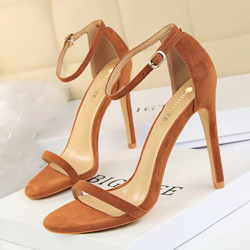 A Vintage Style Shoes with Delicate Timeless Details