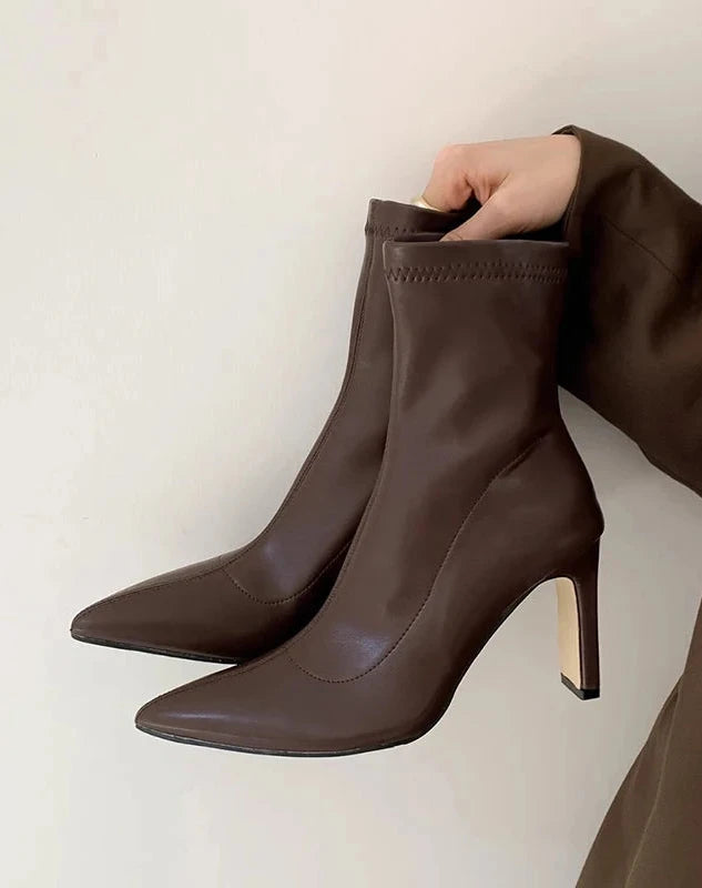 Classic Vintage Boots with a Flattering Fit