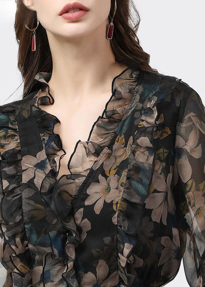 Sophisticated Blouse with a Clean Classic Look