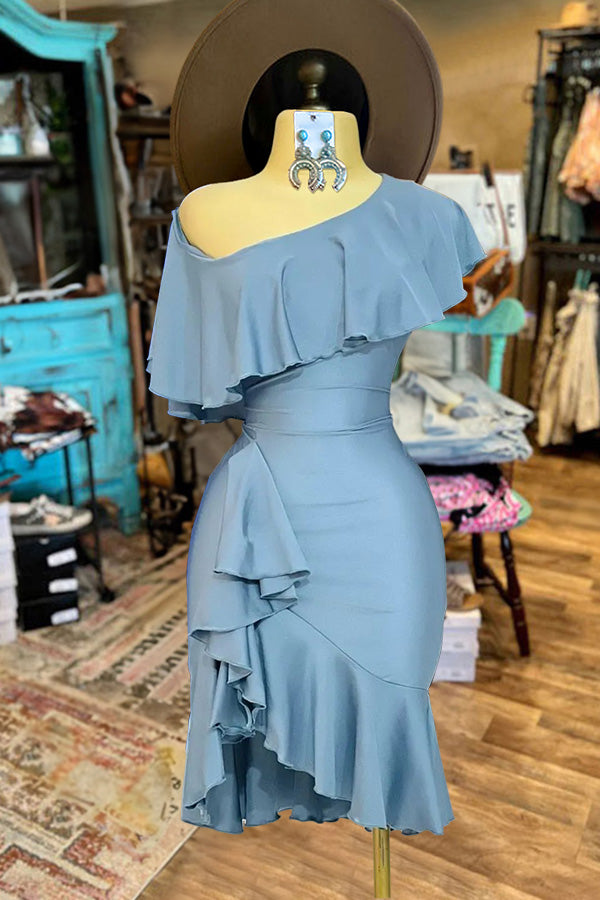 Beautifully Crafted Dress in a Classic Style