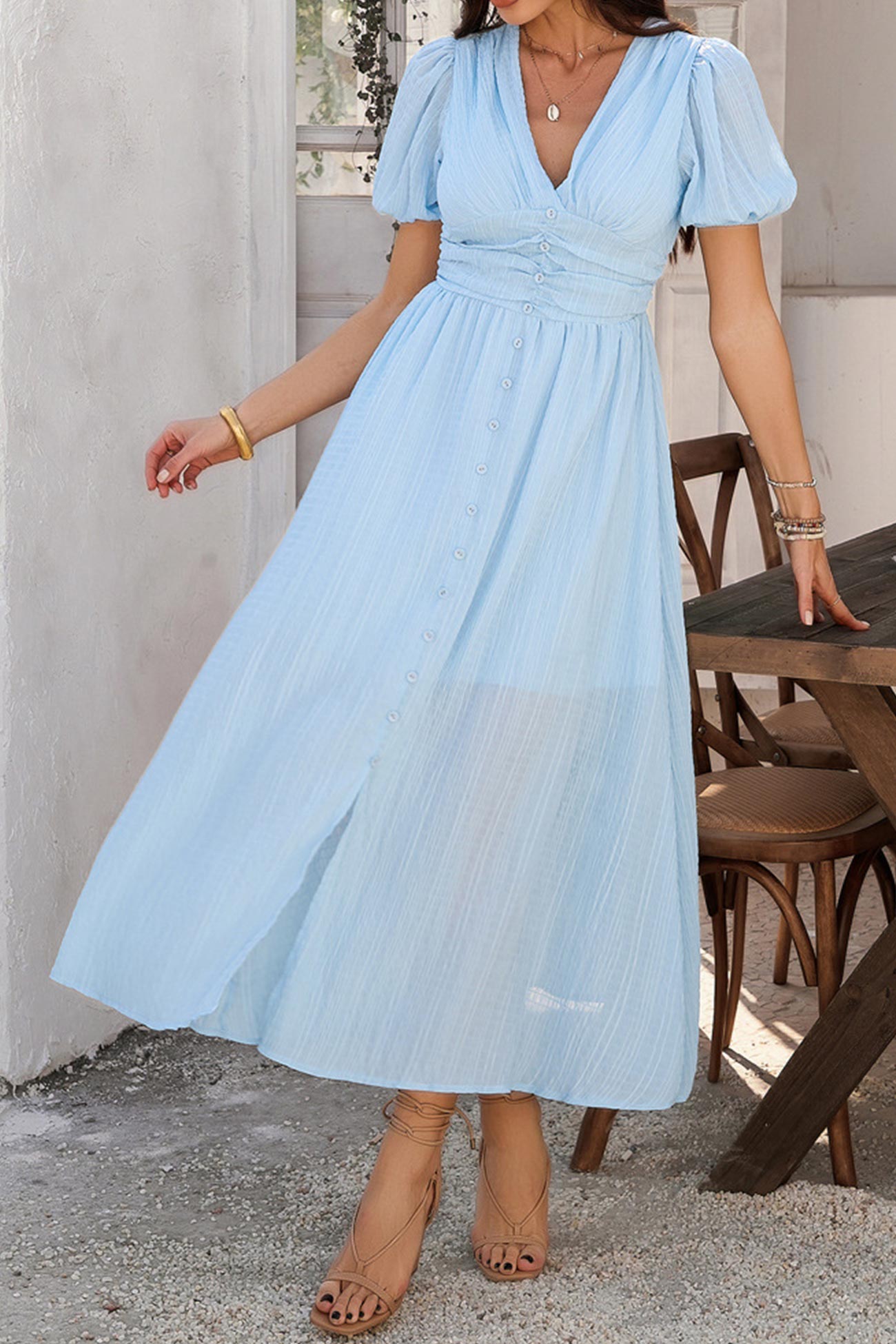 Beautifully Finished Dress in a Timeless Design