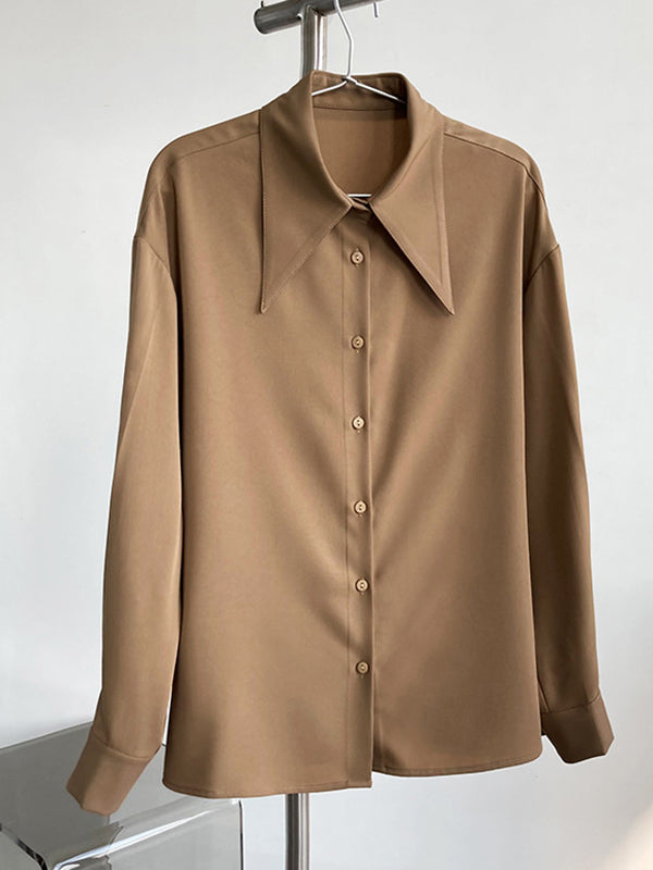 Sophisticated Blouse with a Clean Classic Look