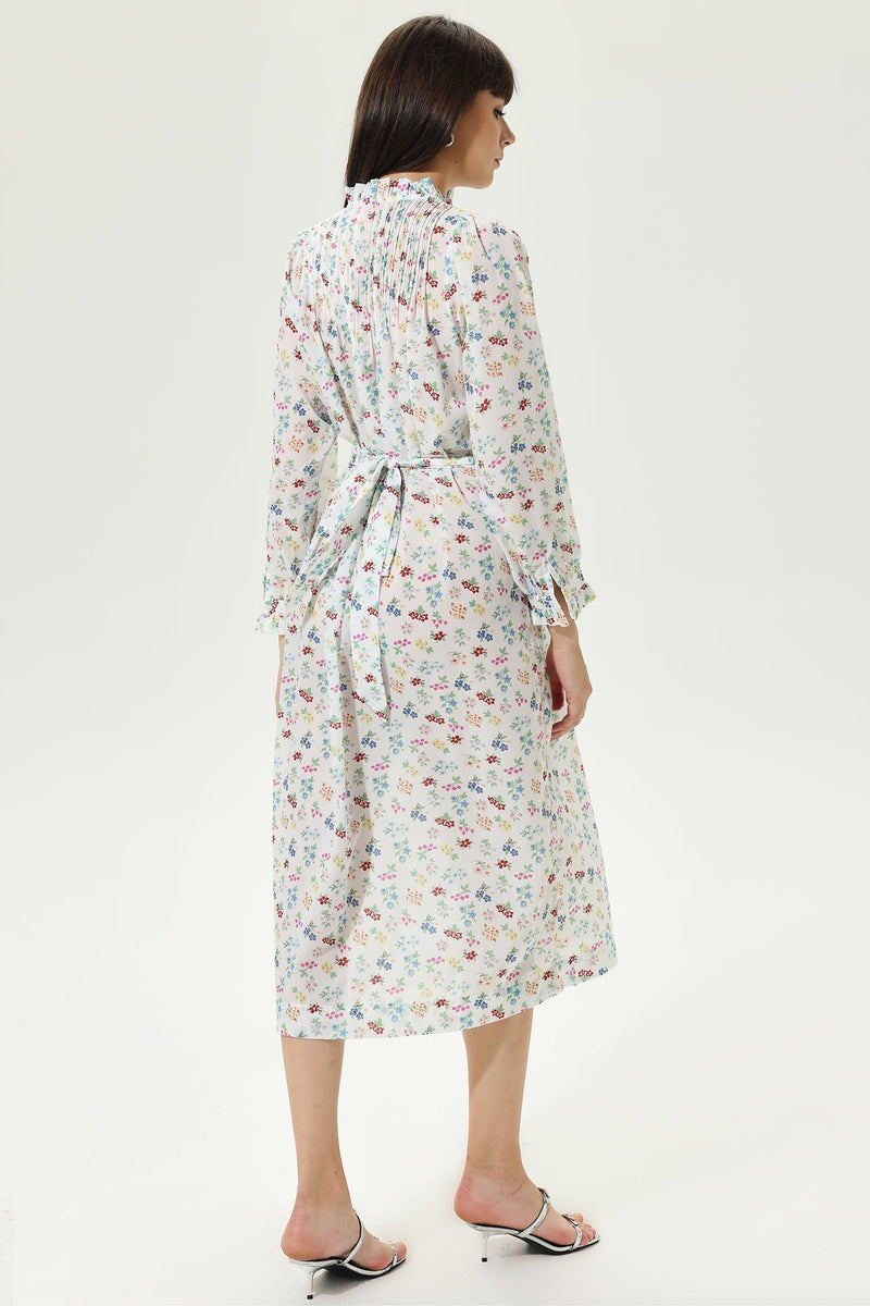 Polished Dress with an Effortless Classic Look
