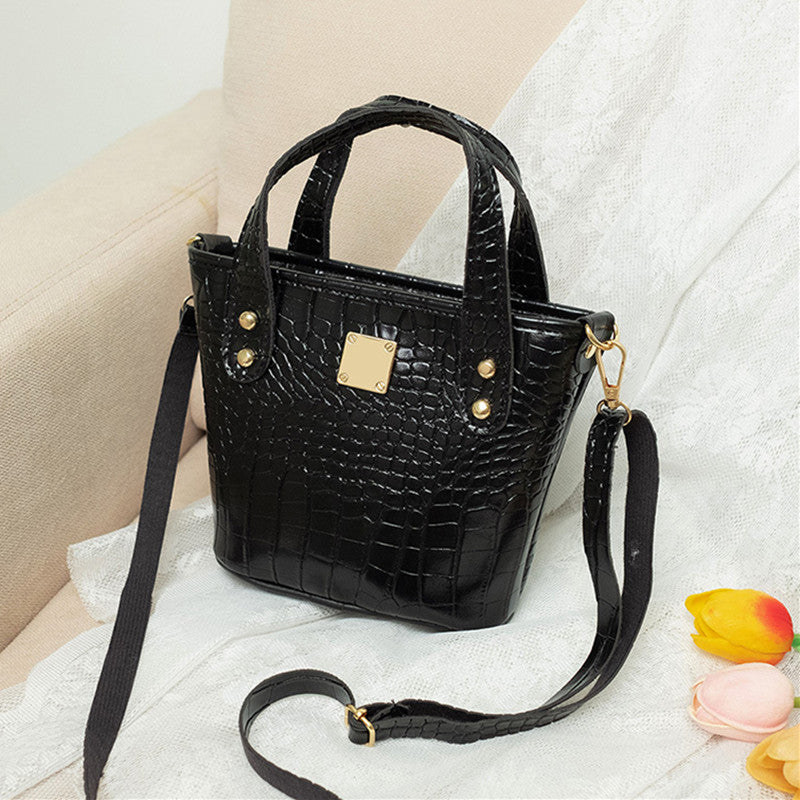 Gracefully Styled Bag for Any Occasion