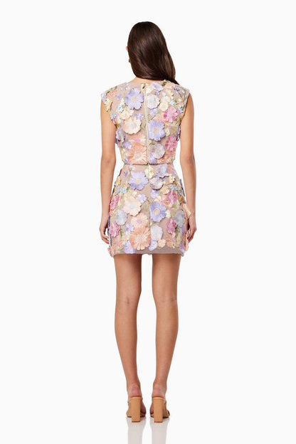 Well Tailored Garment with a Graceful Silhouette
