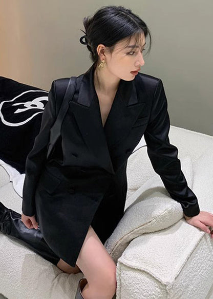 Sophisticated Coat with a Clean Classic Look