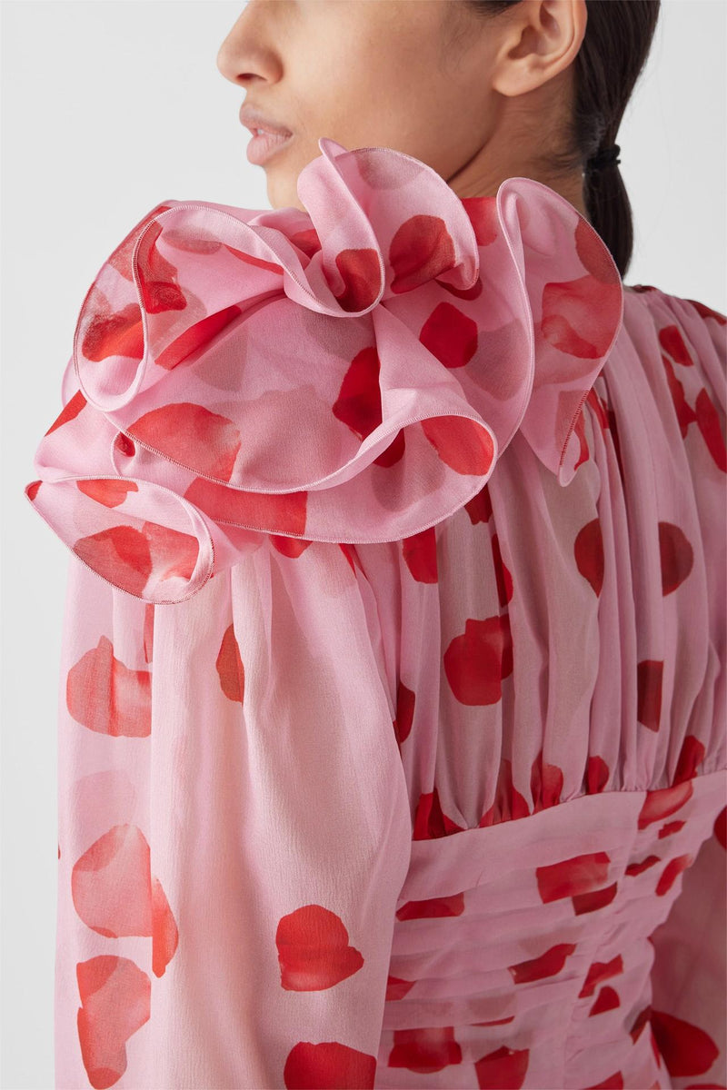 Beautifully Crafted Dress in a Classic Style