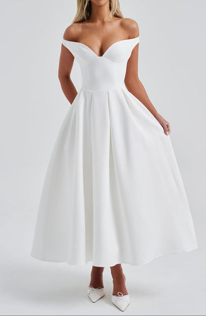 Gracefully Styled Dress for Any Occasion