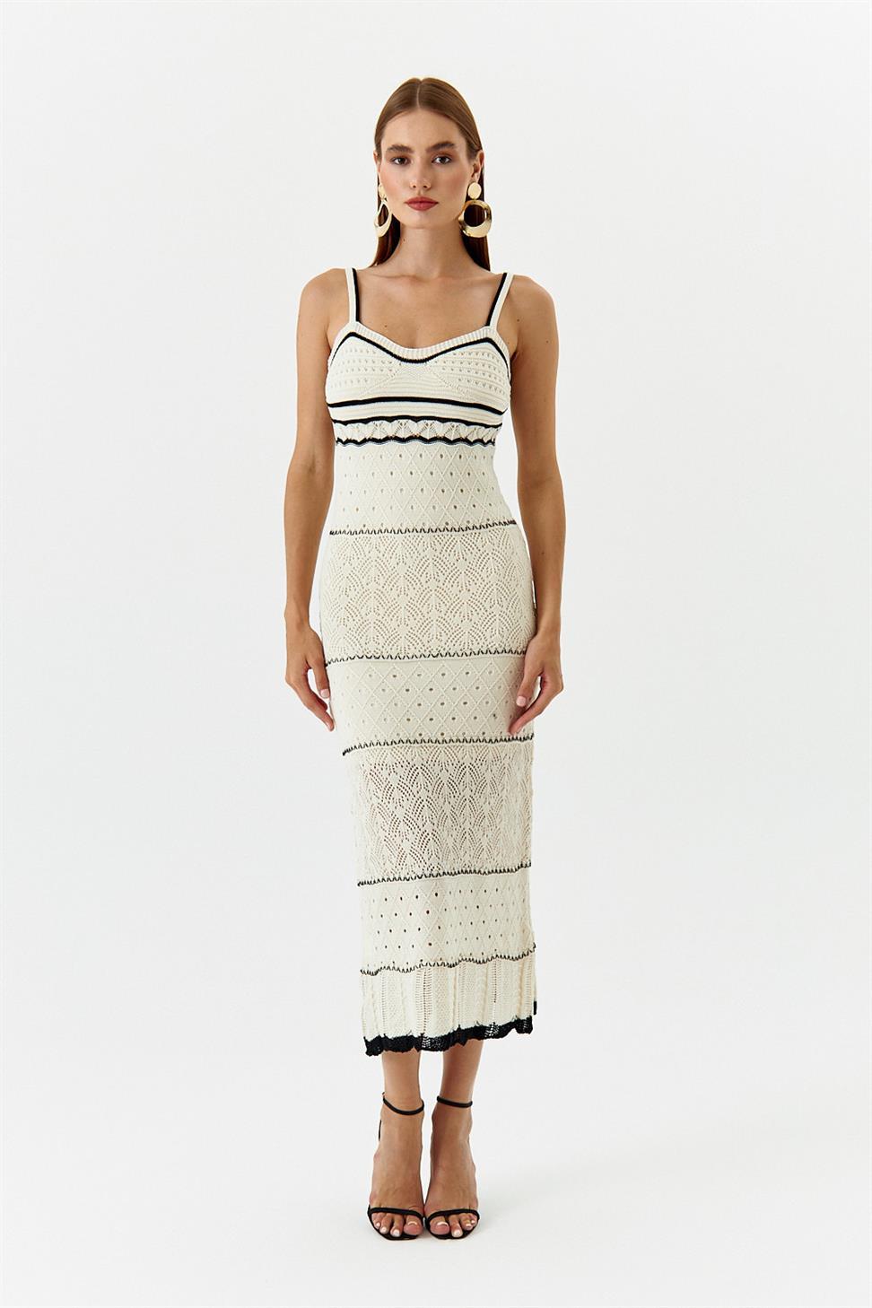 Gracefully Styled Dress for Any Occasion