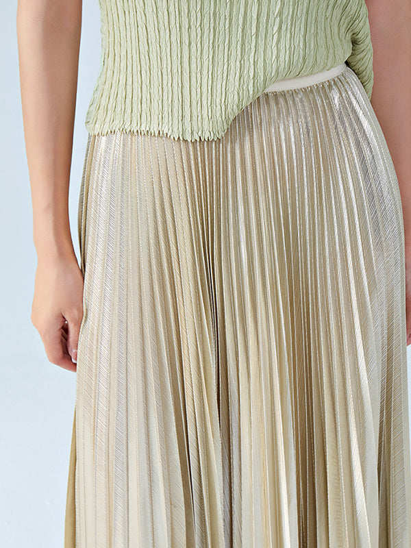 Gracefully Styled Garment for Any Occasion