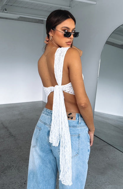 Beautifully Finished Top in a Timeless Design