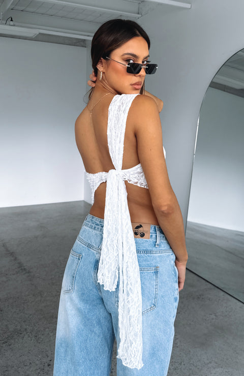 Beautifully Finished Top in a Timeless Design