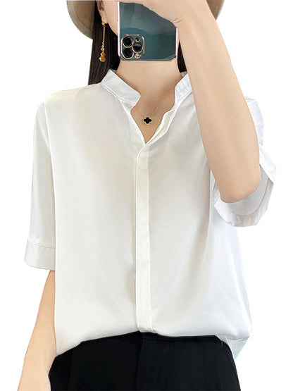 Beautifully Finished Blouse in a Timeless Design