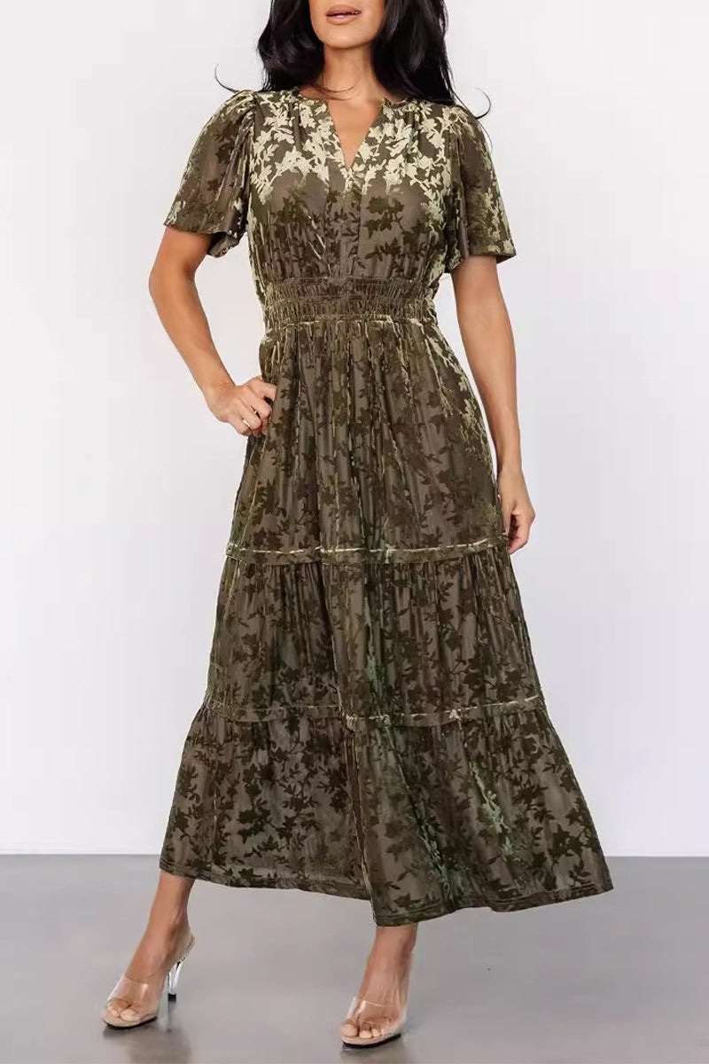 Well Tailored Dress with a Graceful Silhouette