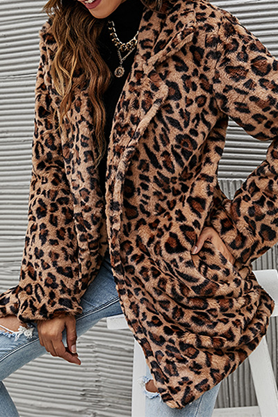 Gracefully Styled Garment for Any Occasion