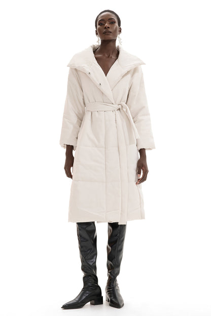 Effortlessly Elegant Coat with a Timeless Design