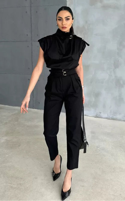Effortlessly Elegant Garment with a Timeless Design