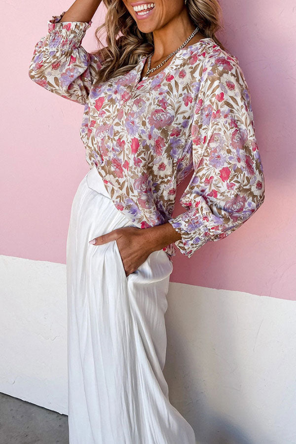 Effortlessly Elegant Blouse with a Timeless Design