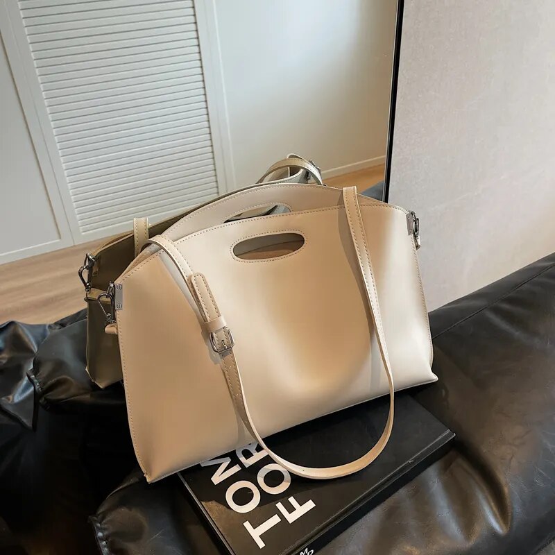 Gracefully Styled Bag for Any Occasion