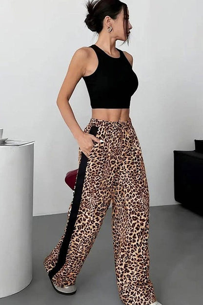 Elegantly Styled Pants for Everyday Wear