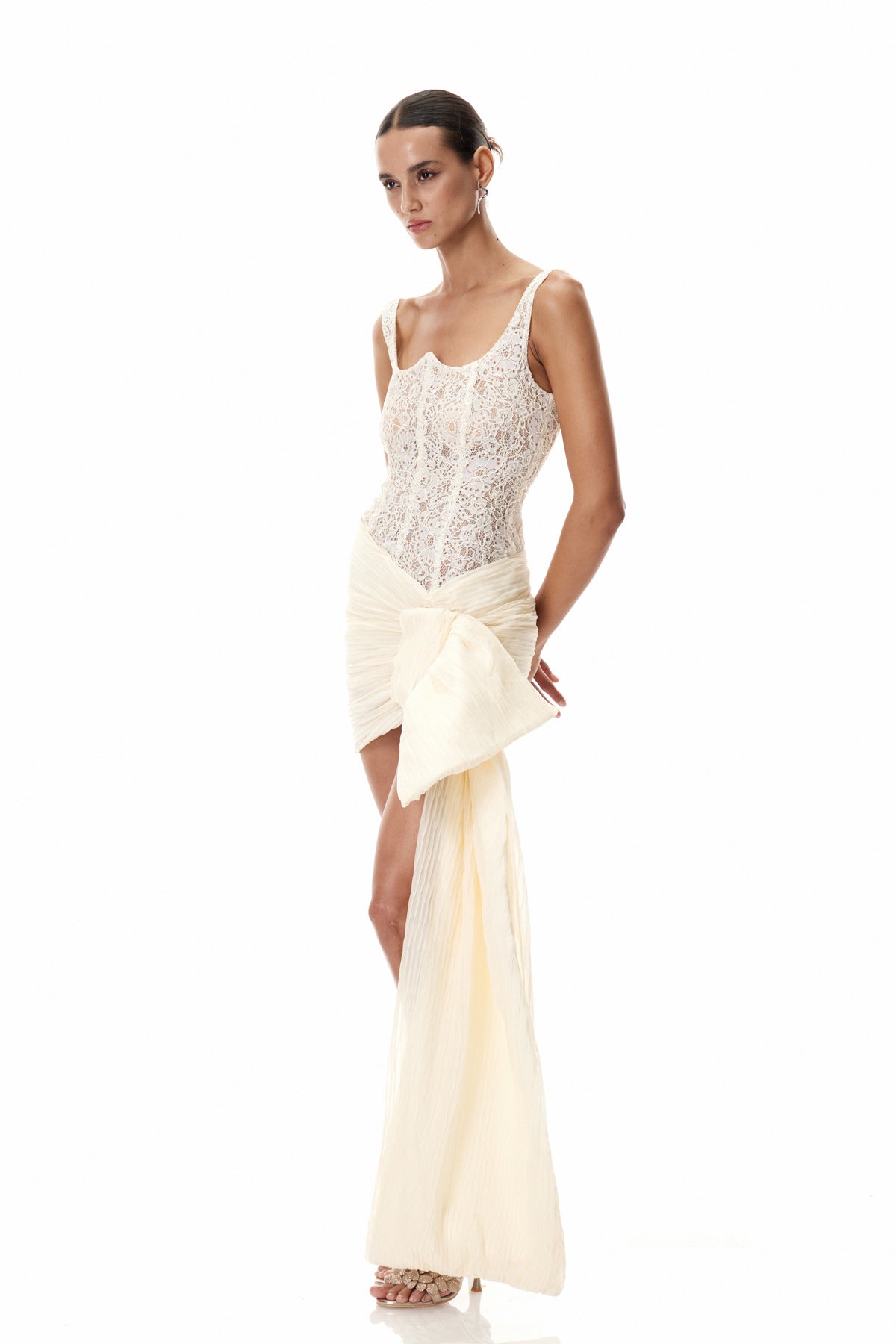 Beautifully Crafted Dress in a Classic Style