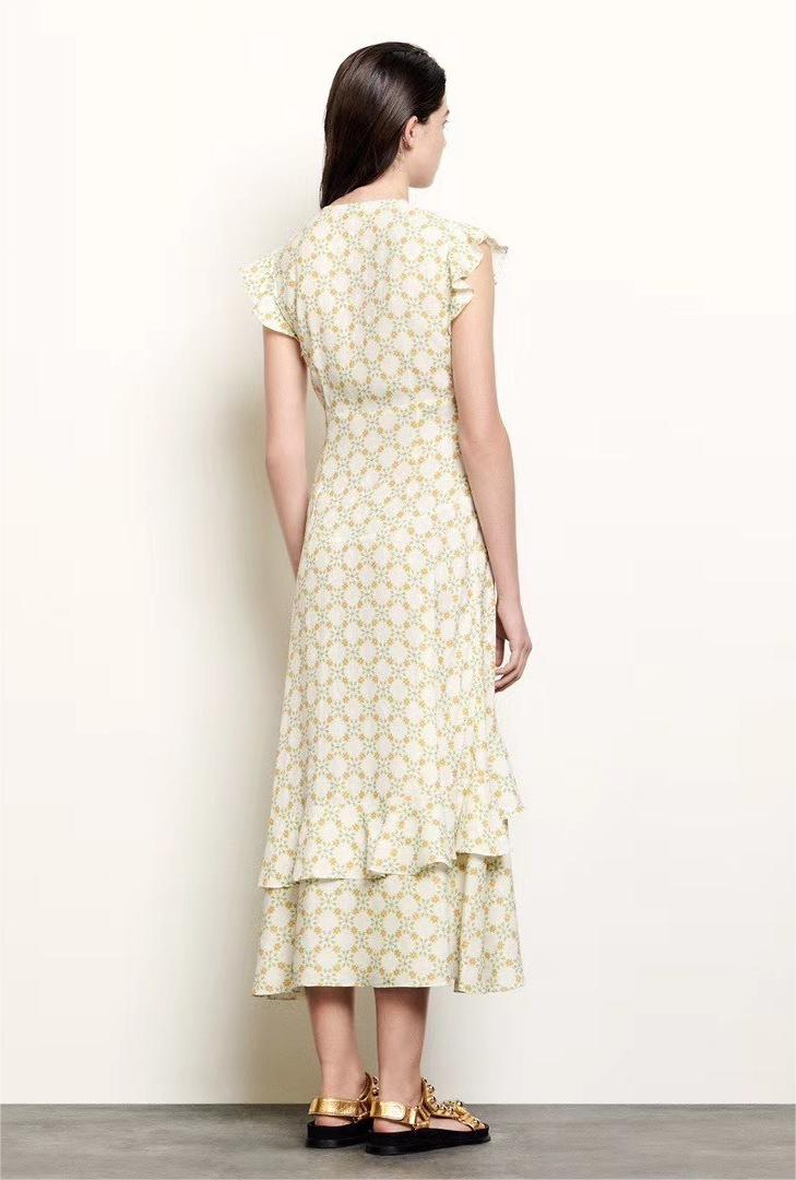 Beautifully Crafted Dress in a Classic Style