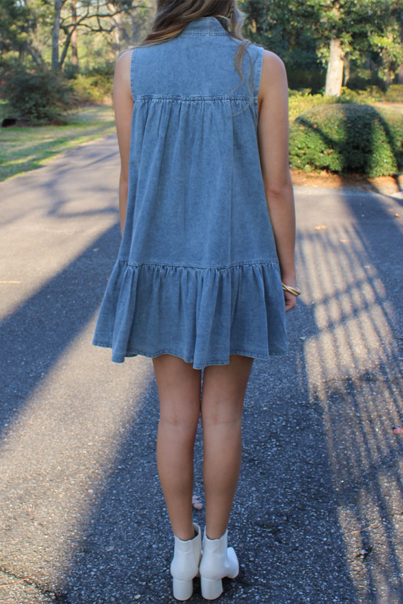 Sophisticated Dress with a Clean Classic Look