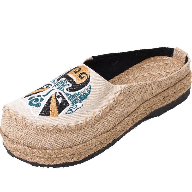 Effortlessly Elegant Shoes with a Timeless Design