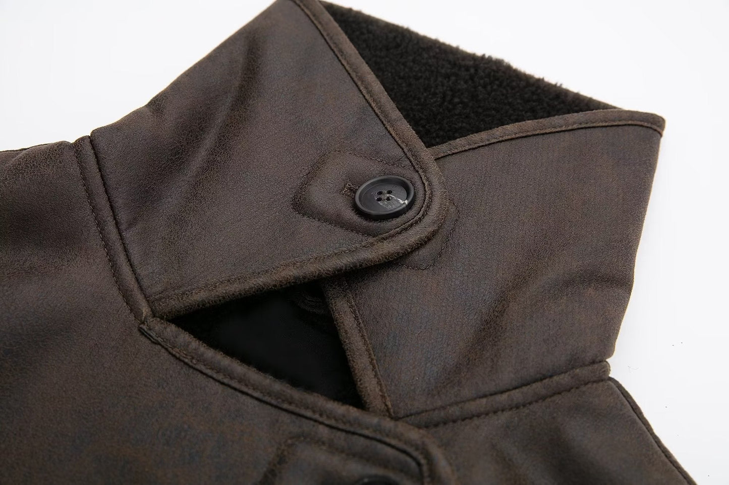 Well Tailored Jacket with a Graceful Silhouette