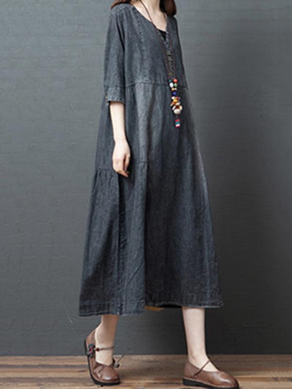 Classic Vintage Dress with a Flattering Fit