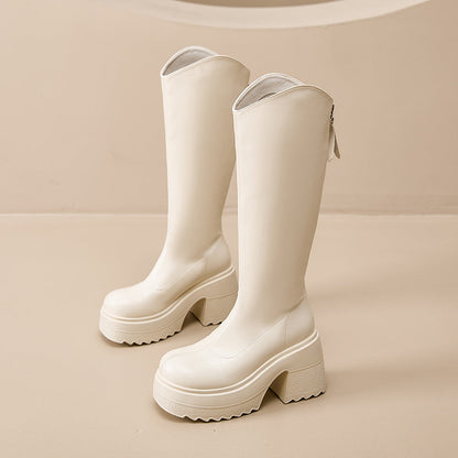 Effortlessly Elegant Boots with a Timeless Design