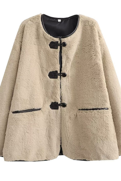 Beautifully Finished Coat in a Timeless Design