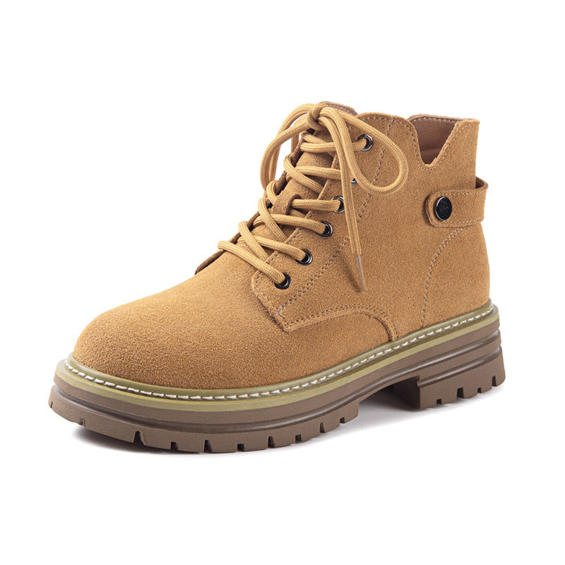 Effortlessly Elegant Boots with a Timeless Design