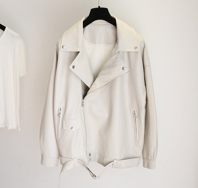 Effortlessly Elegant Jacket with a Timeless Design