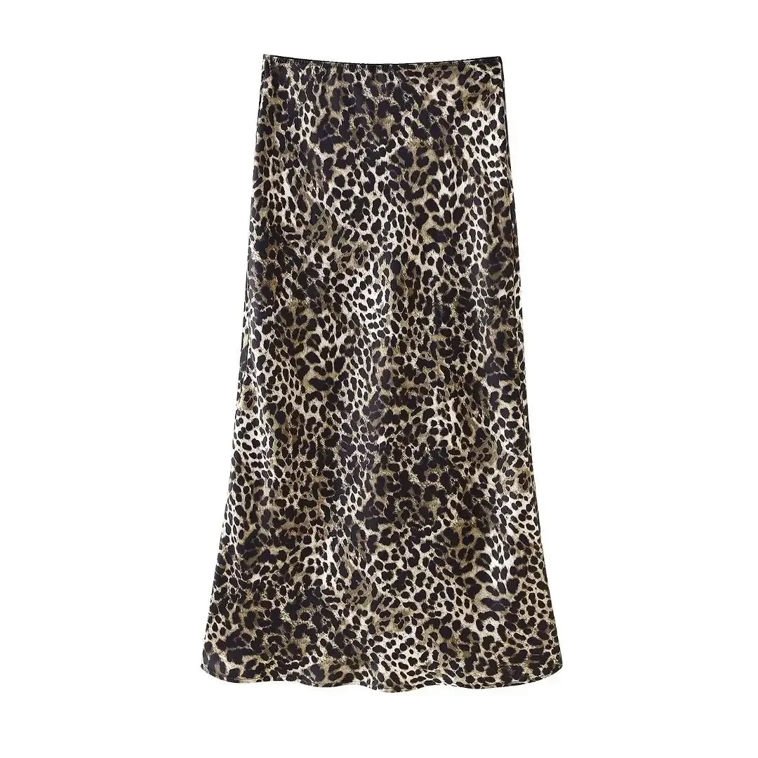 Gracefully Styled Garment for Any Occasion