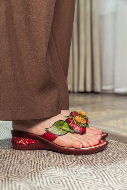 Effortlessly Elegant Sandals with a Timeless Design
