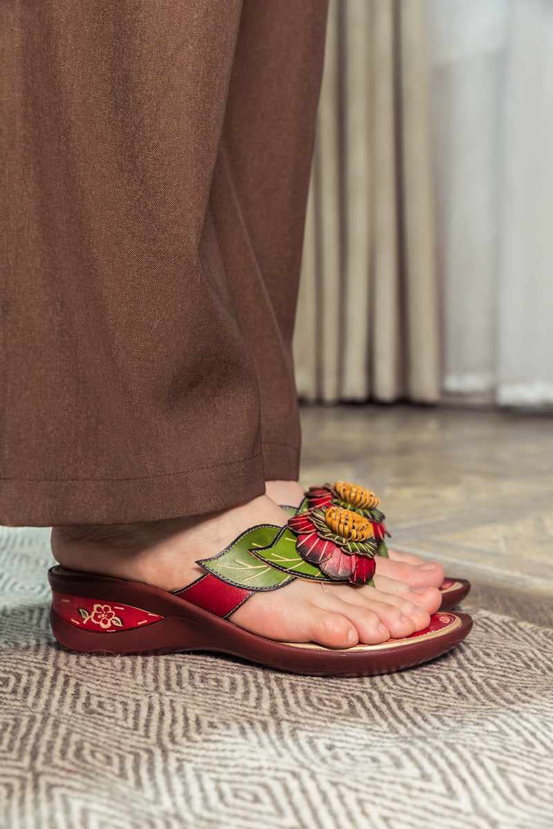 Effortlessly Elegant Sandals with a Timeless Design