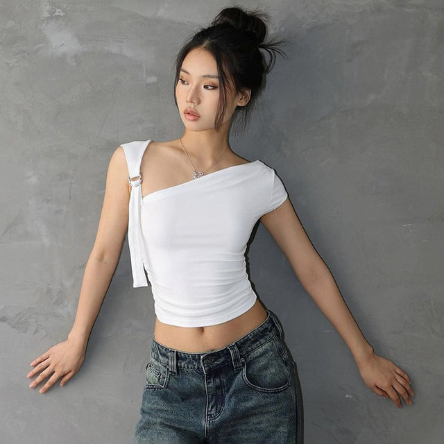 Well Tailored T-Shirt with a Graceful Silhouette