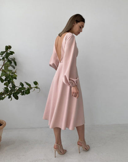 Well Tailored Dress with a Graceful Silhouette