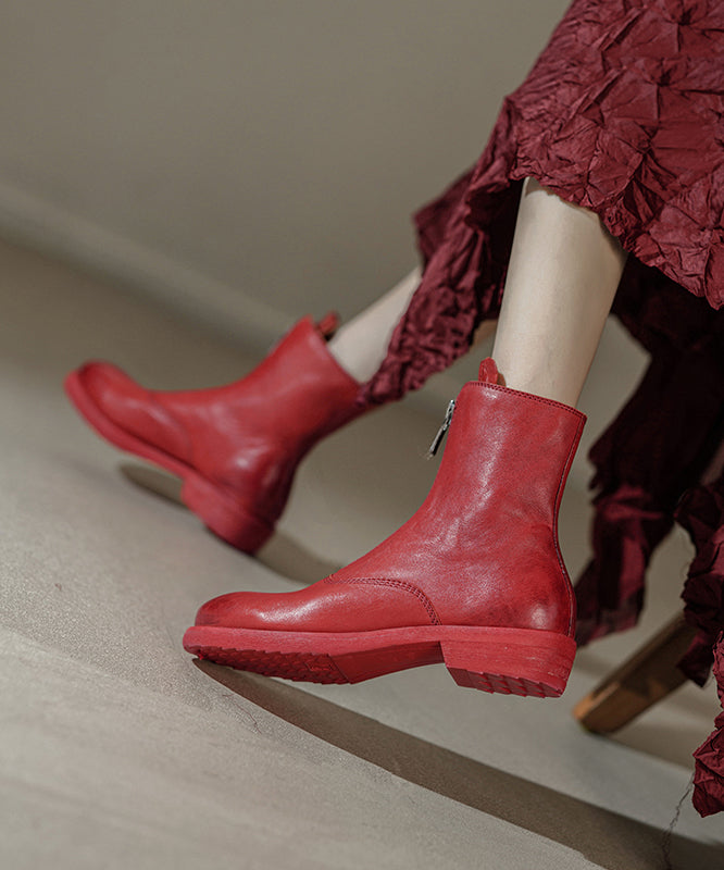 Well Tailored Boots with a Graceful Silhouette