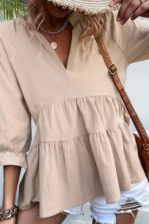 Effortlessly Elegant Blouse with a Timeless Design
